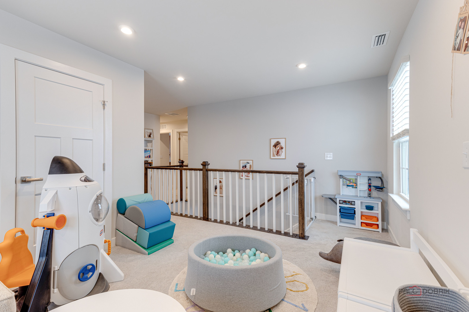 1799 Overview Circle Antioch, IL 60002 - Photo 20 of 38 a living room with furniture and a wooden floor