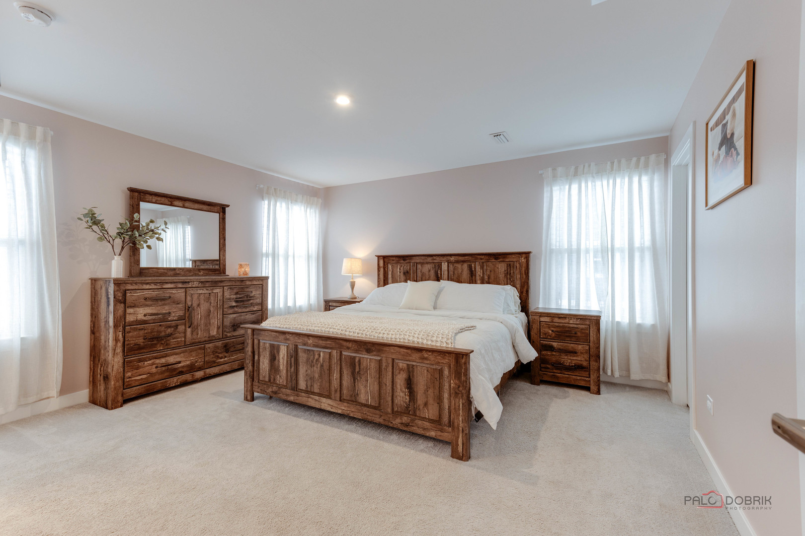 1799 Overview Circle Antioch, IL 60002 - Photo 22 of 38 a bedroom with a bed and a dresser in it