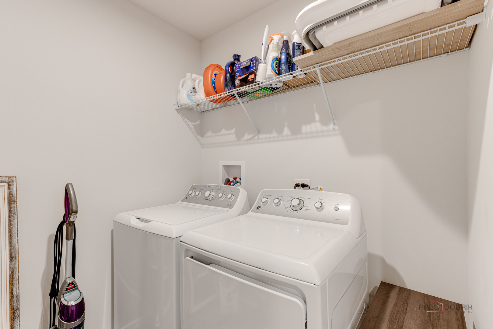 1799 Overview Circle Antioch, IL 60002 - Photo 28 of 38 a utility room with dryer and washer
