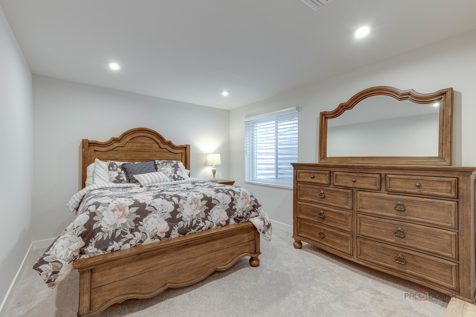 1799 Overview Circle Antioch, IL 60002 - Photo 31 of 38 a bedroom with a bed and a dresser