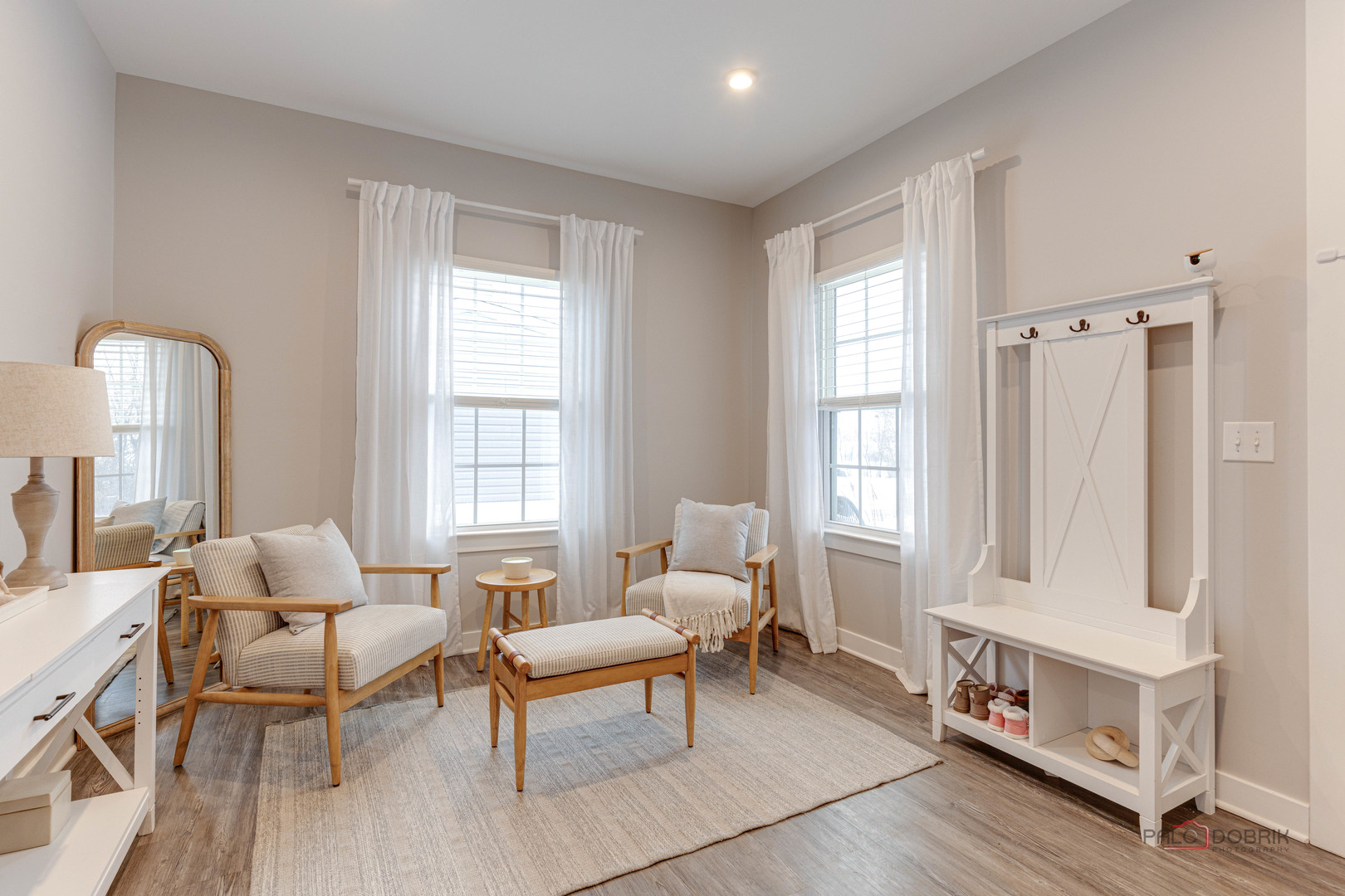 1799 Overview Circle Antioch, IL 60002 - Photo 5 of 38 a living room with furniture and a window