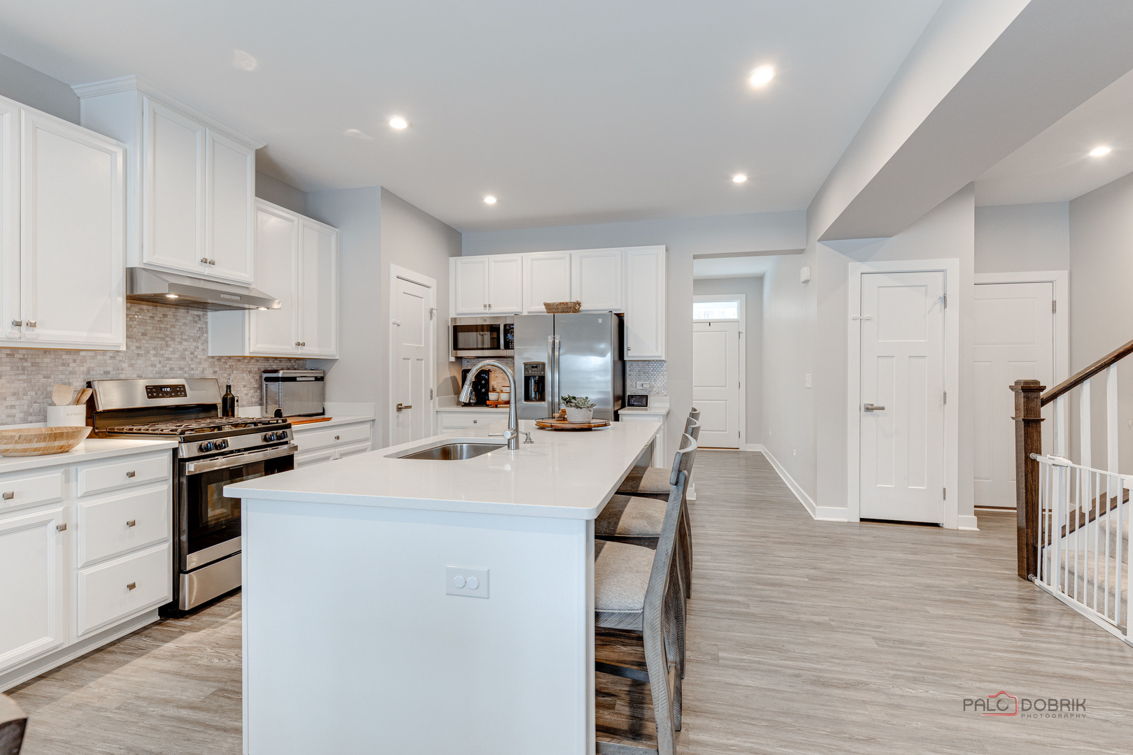 1799 Overview Circle Antioch, IL 60002 - Photo 9 of 38 a kitchen with appliances a sink and cabinets