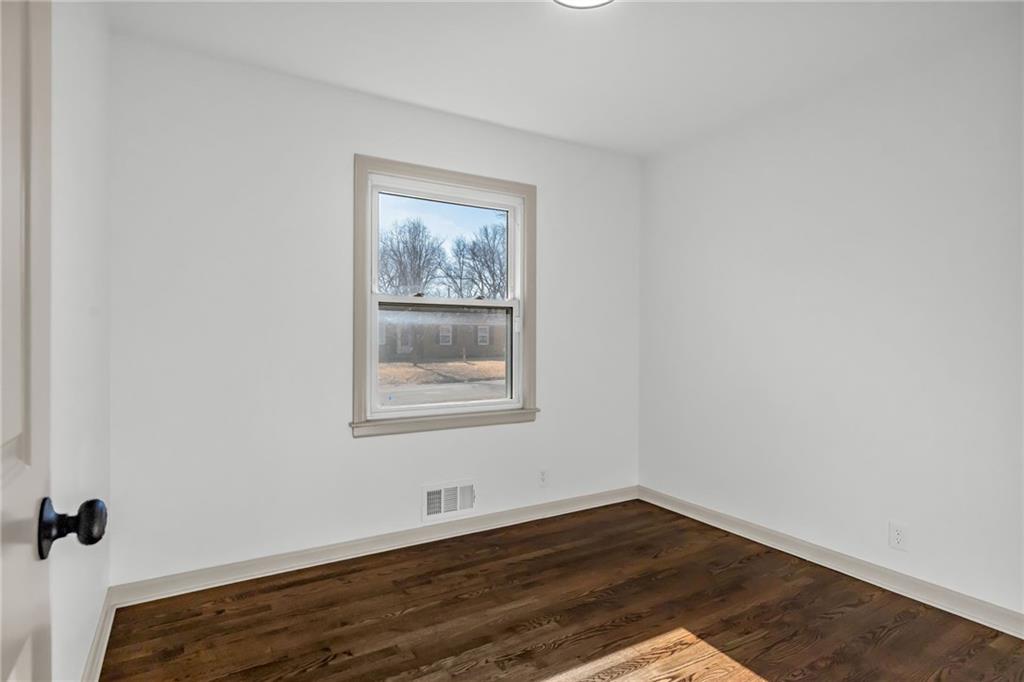 7520 Lewis Avenue Raytown, MO 64138 - Photo 12 of 27