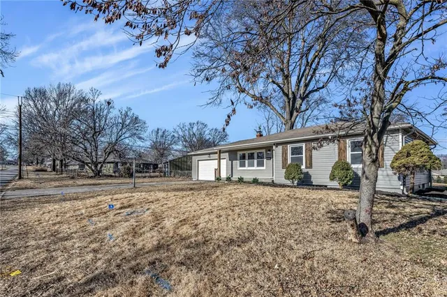 $290,000 | 7520 Lewis Avenue, Raytown, MO 64138