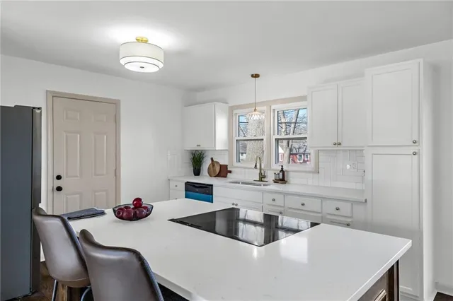 $290,000 | 7520 Lewis Avenue, Raytown, MO 64138