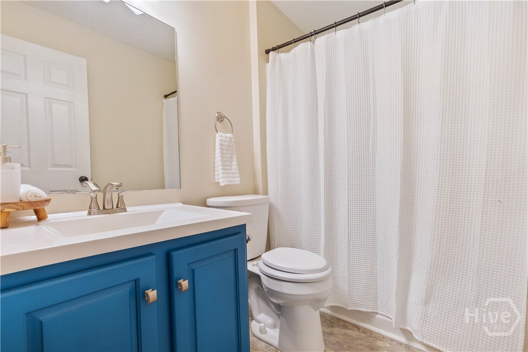 131 Crystal Drive Rincon, GA 31326 - Photo 36 of 51 Guest bath with tub/shower combo