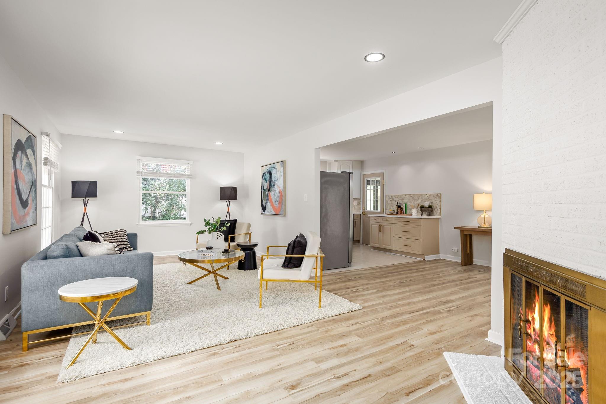 4913 Seacroft Road Charlotte, NC 28210 - Photo 4 of 32 Gallery Image 4