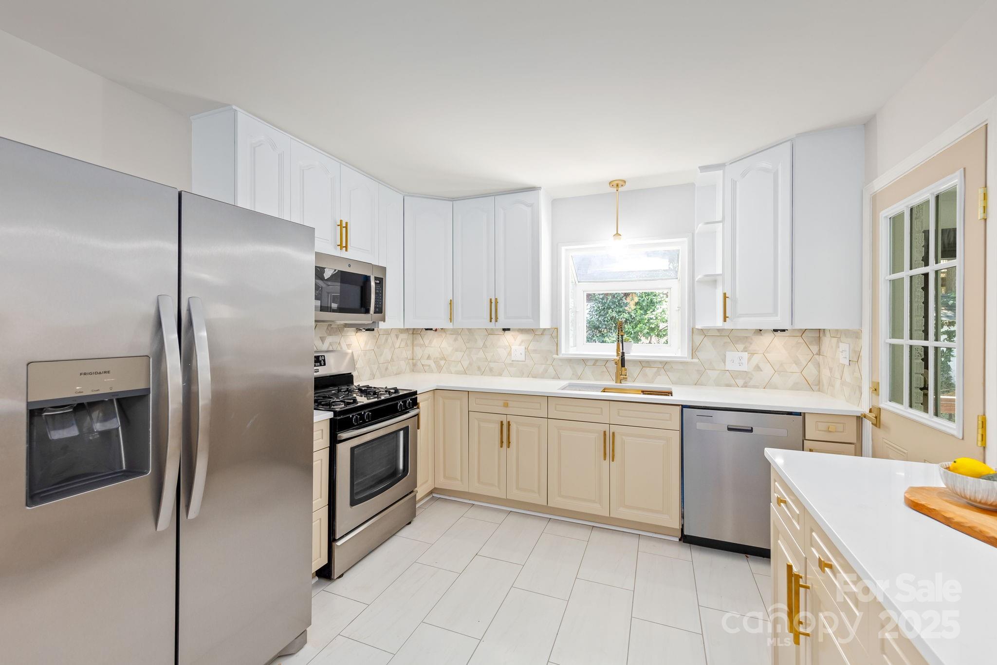 4913 Seacroft Road Charlotte, NC 28210 - Photo 7 of 32 Gallery Image 7