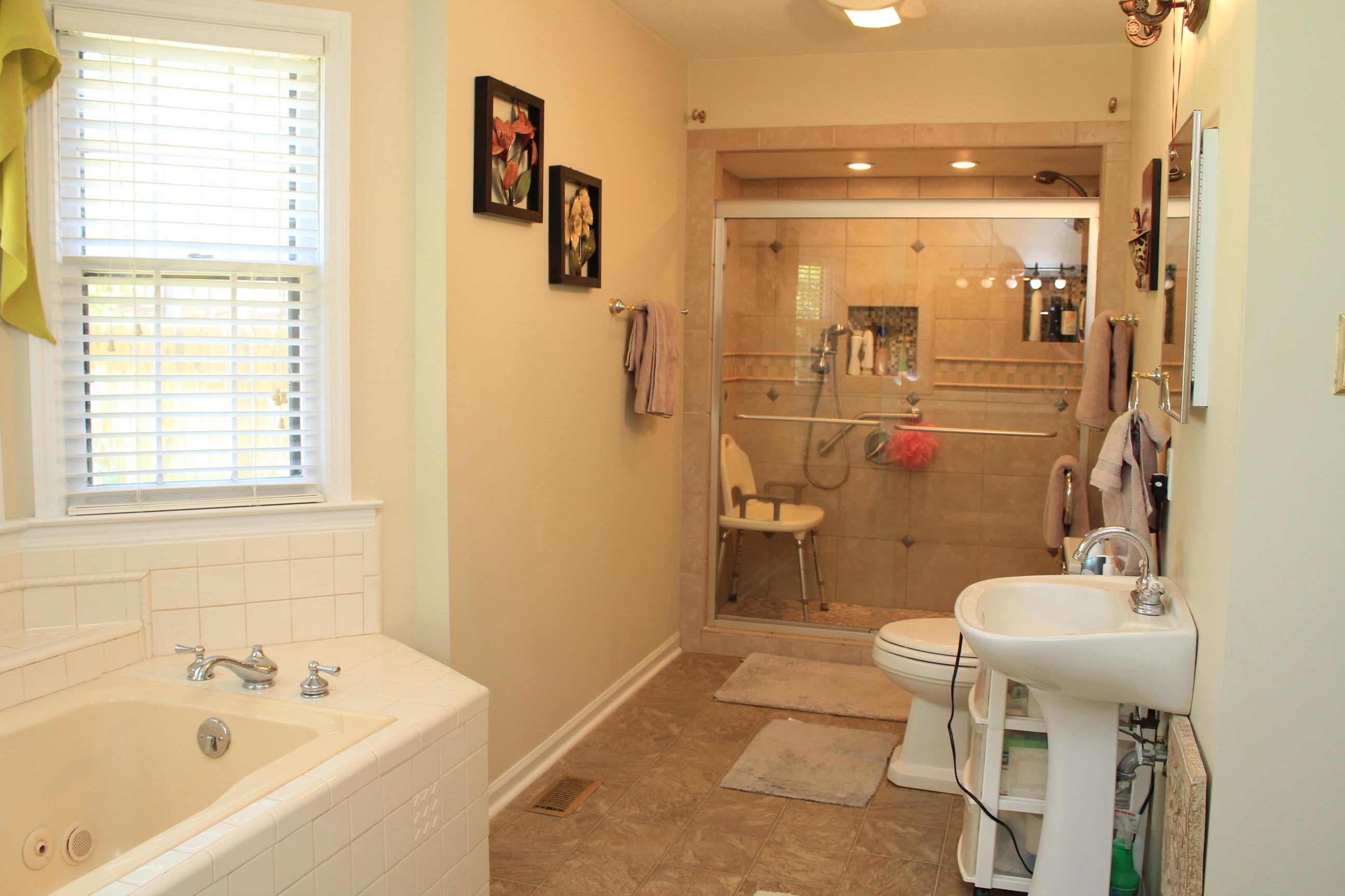 309 Lakeland Drive Rockingham, NC 28379 - Photo 18 of 38 Master Bath