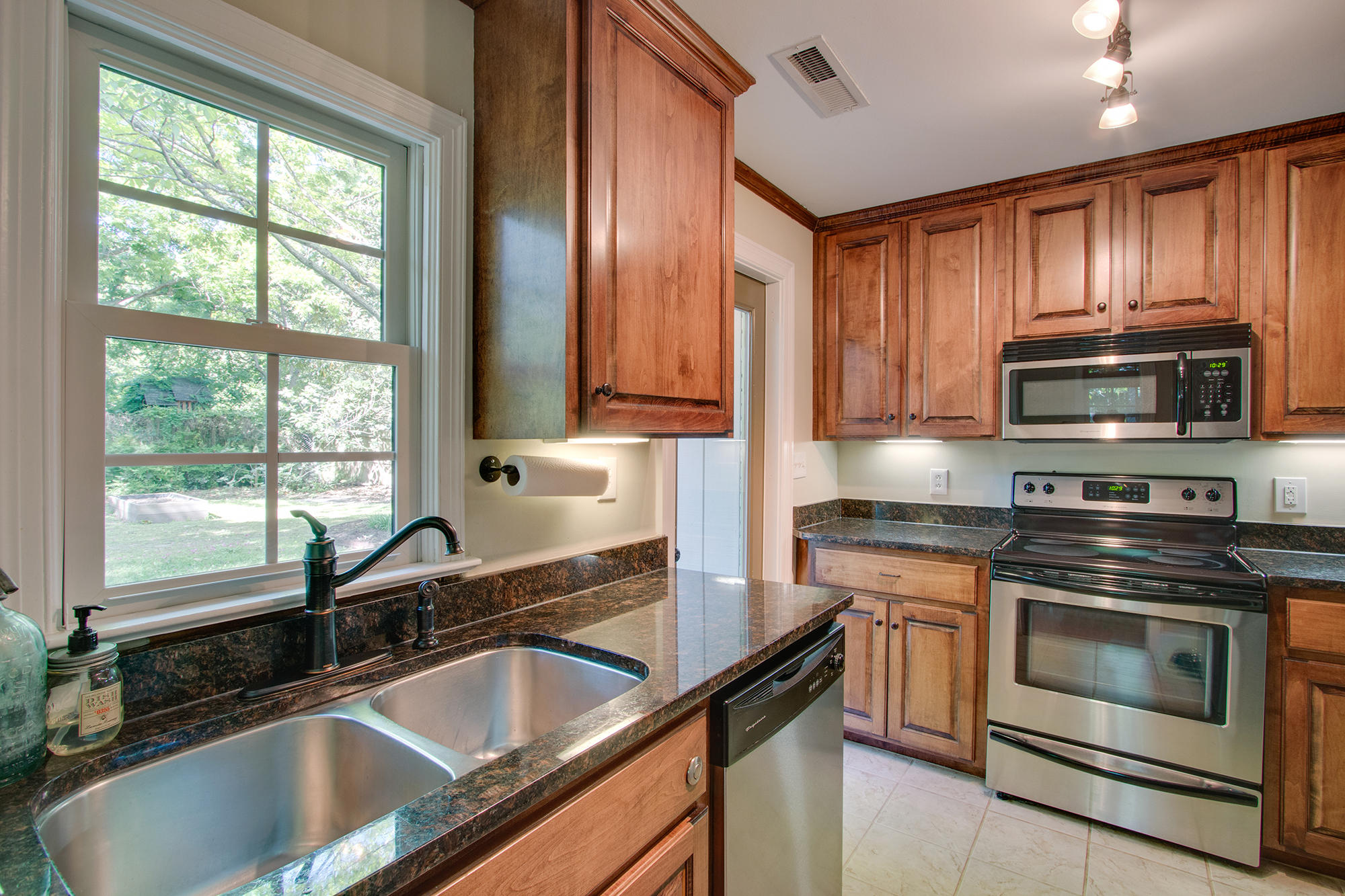 33 Rahn Road Charleston, SC 29407 - Photo 10 of 25 33 Rahn Road