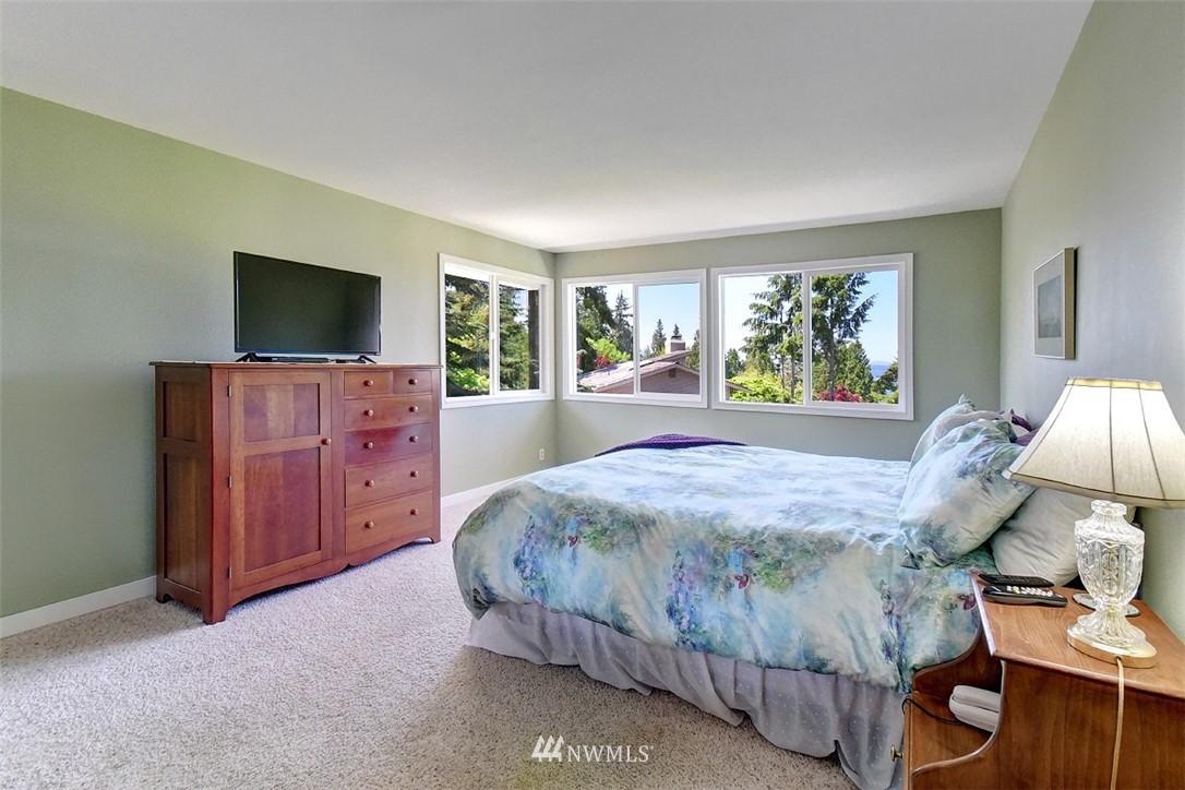 9117 185th Place Southwest Edmonds, WA 98026 - Photo 14 of 24 Gallery Image 14