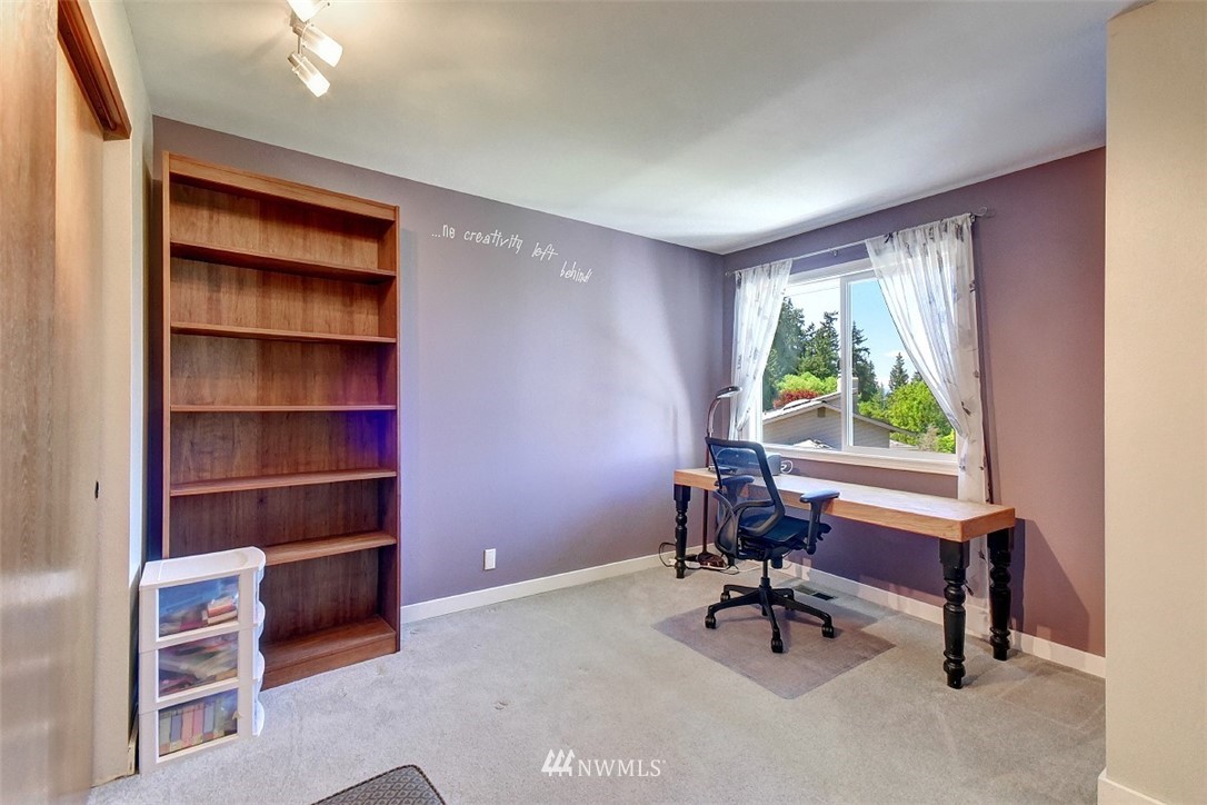 9117 185th Place Southwest Edmonds, WA 98026 - Photo 15 of 24 Gallery Image 15