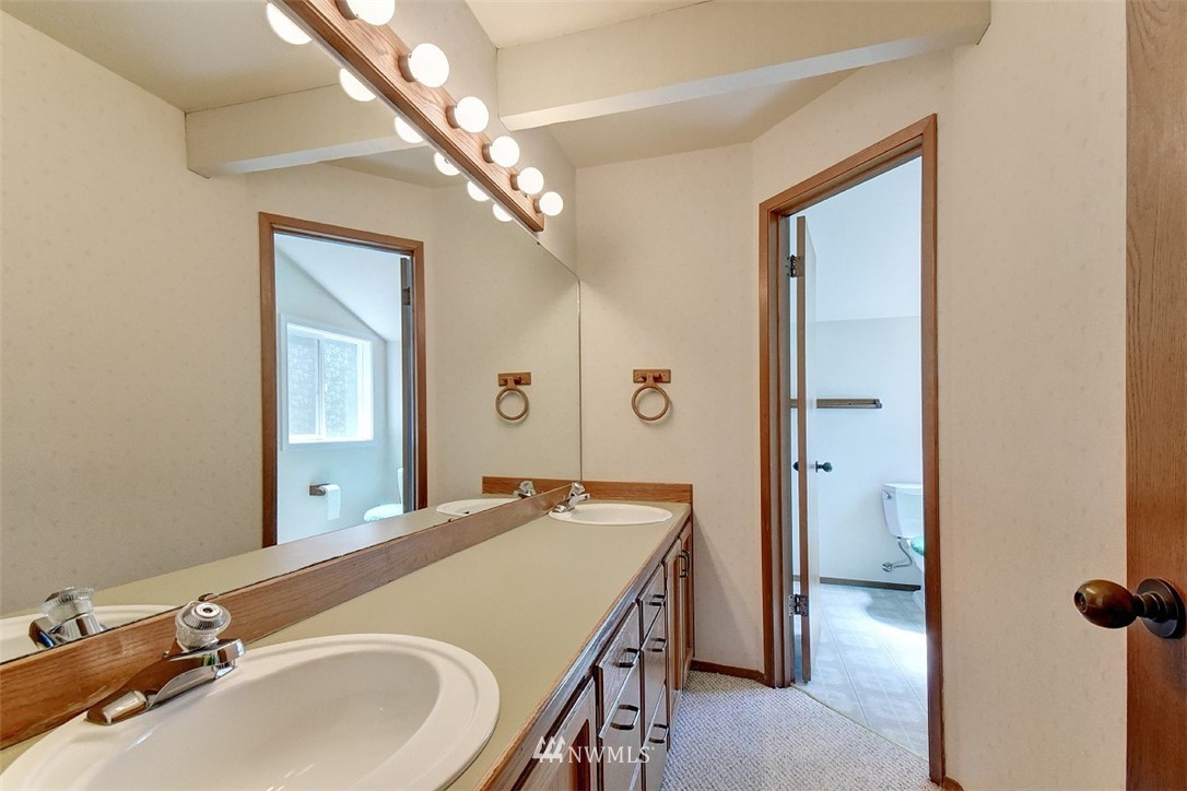 9117 185th Place Southwest Edmonds, WA 98026 - Photo 18 of 24 Gallery Image 18
