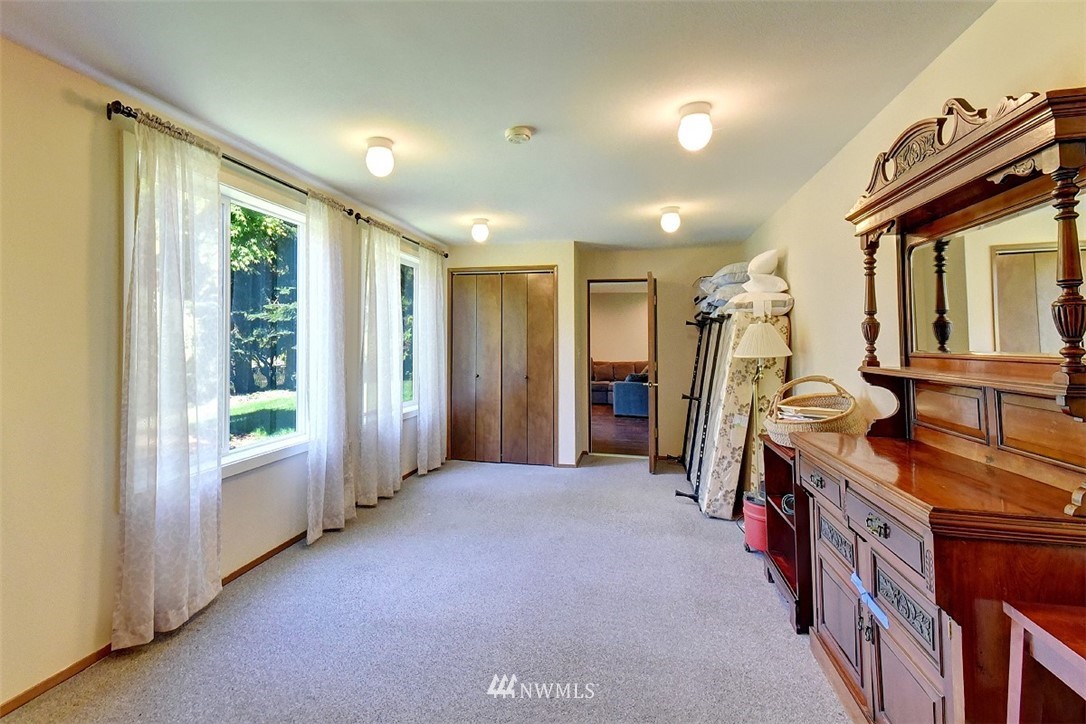 9117 185th Place Southwest Edmonds, WA 98026 - Photo 21 of 24 Gallery Image 21