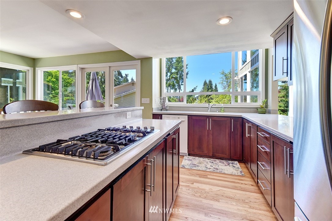 9117 185th Place Southwest Edmonds, WA 98026 - Photo 9 of 24 Gallery Image 9