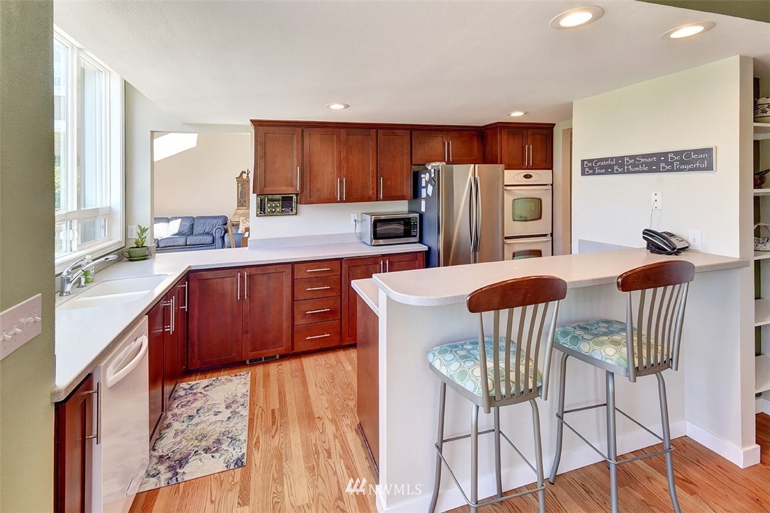 9117 185th Place Southwest Edmonds, WA 98026 - Photo 10 of 24 Gallery Image 10