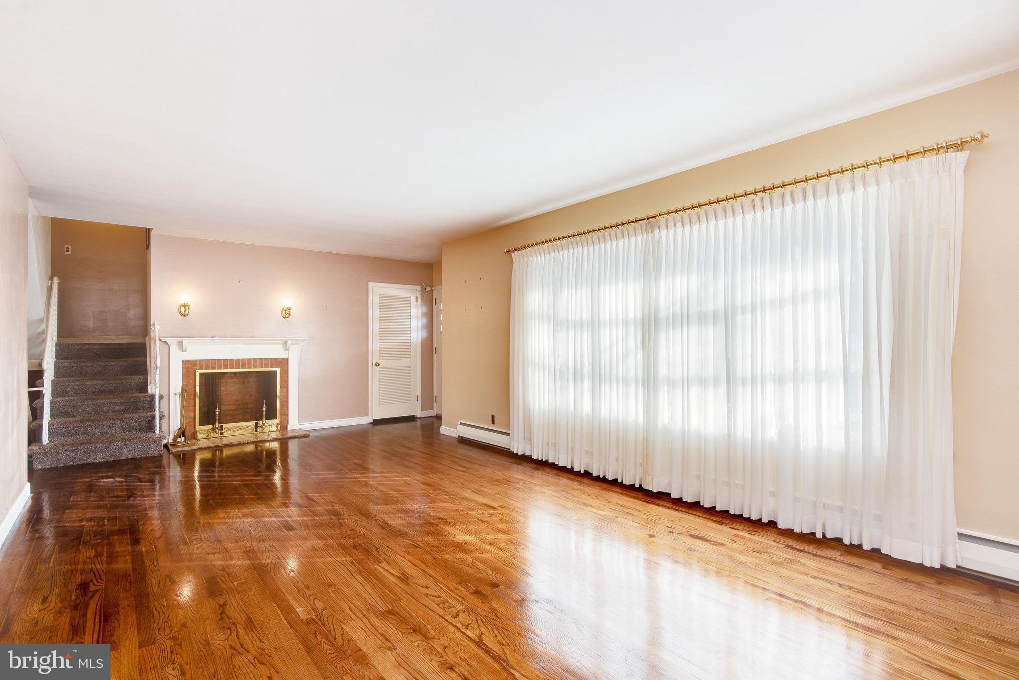 348 South Sterley Street Reading, PA 19607 - Photo 11 of 32 Gallery Image 11