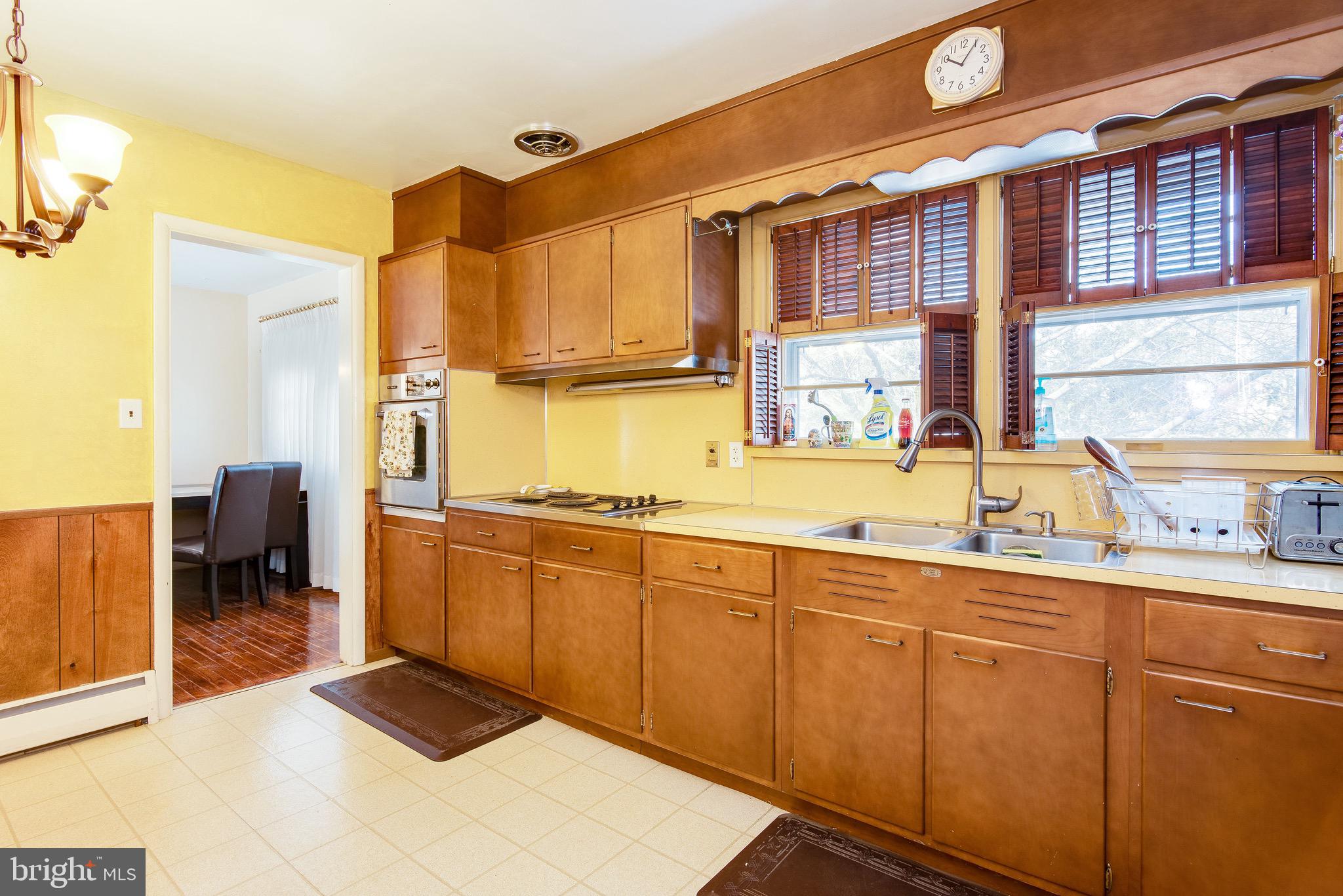 348 South Sterley Street Reading, PA 19607 - Photo 15 of 32 Gallery Image 15