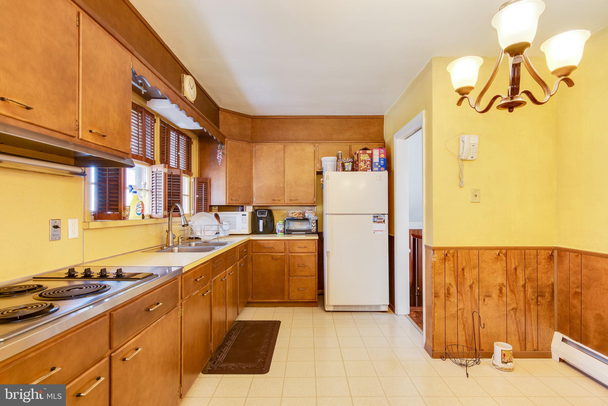 348 South Sterley Street Reading, PA 19607 - Photo 16 of 32 Gallery Image 16