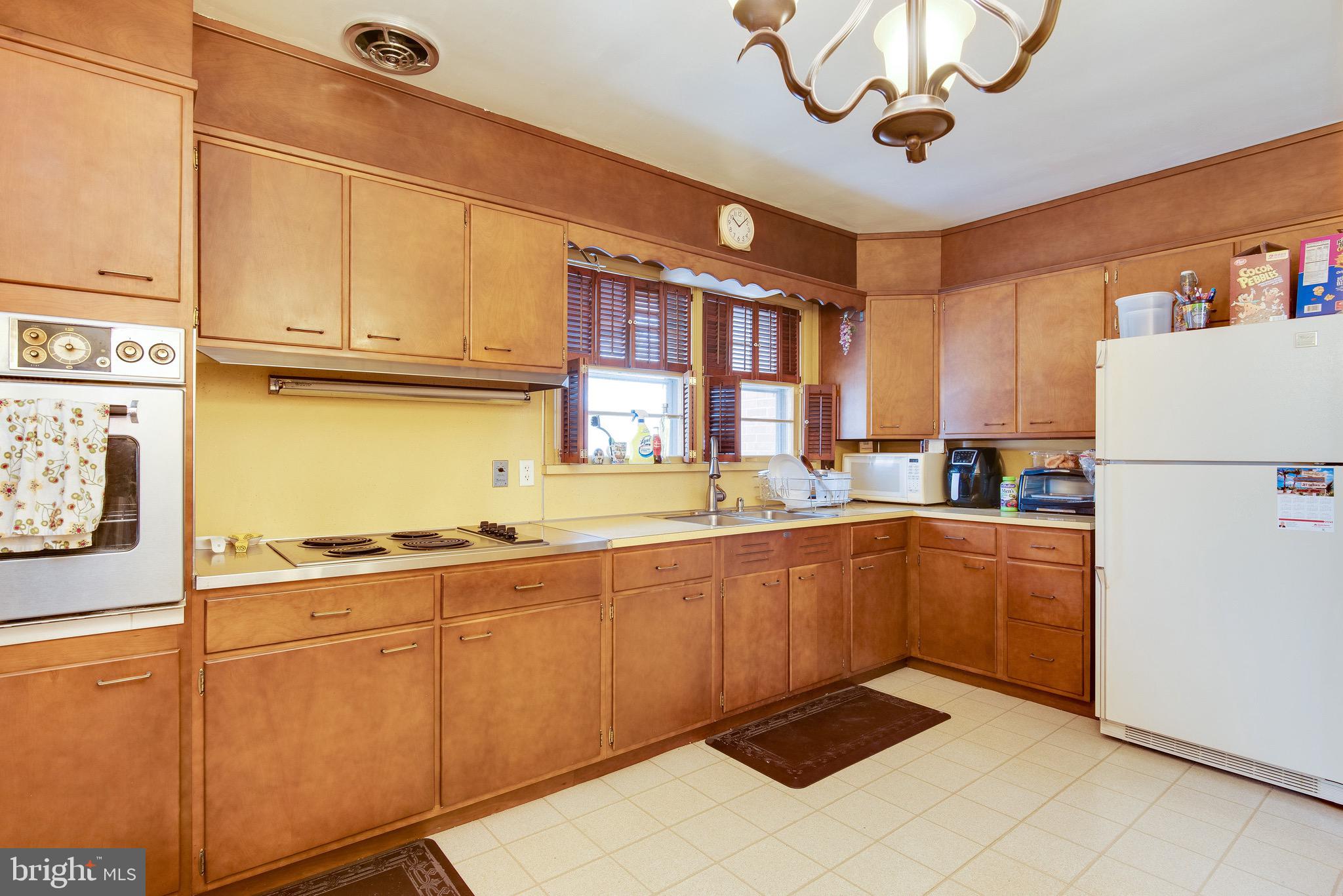 348 South Sterley Street Reading, PA 19607 - Photo 17 of 32 Gallery Image 17