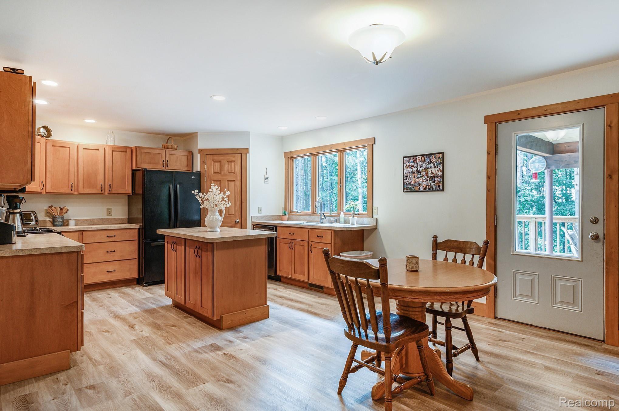 7484 Hartland Road Fenton, MI 48430 - Photo 28 of 62 12.jpg