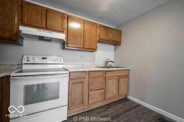 $899 | 3736 North Meridian Street, Unit 10, Indianapolis, IN 46208