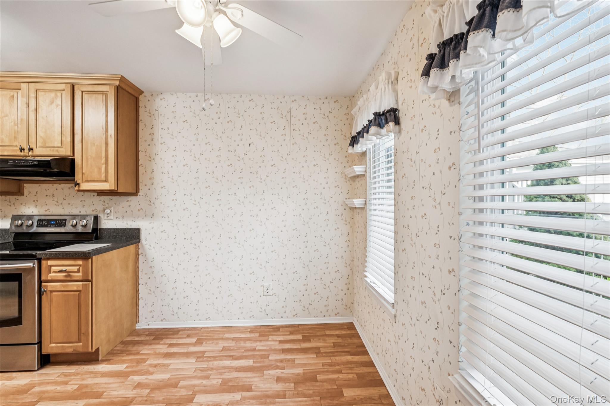 901 Fenway Road St. James, NY 11780 - Photo 11 of 31