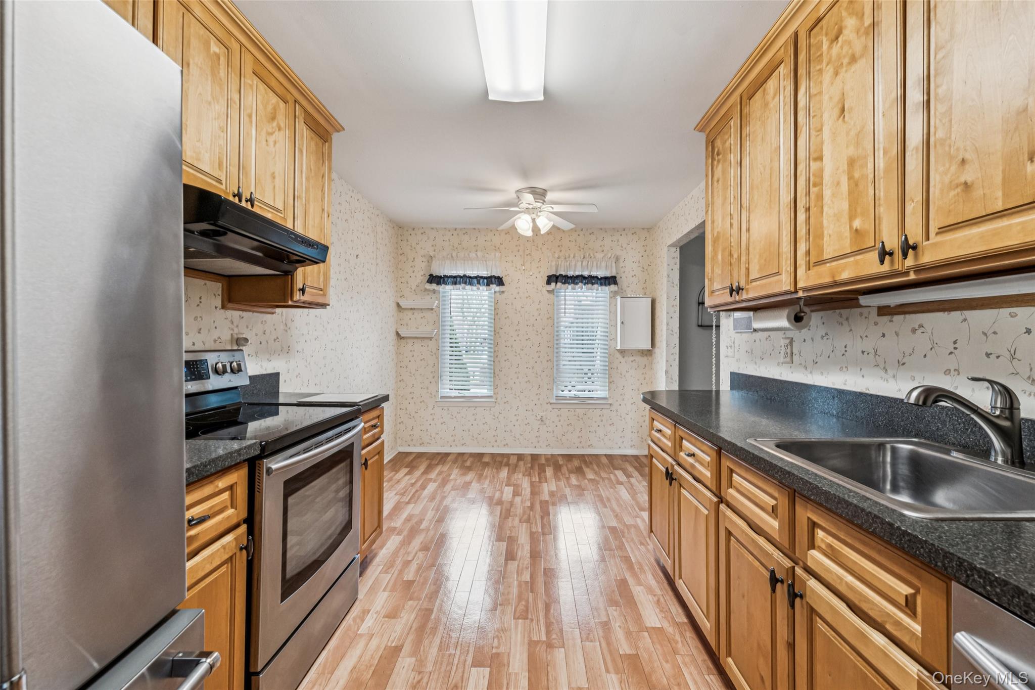 901 Fenway Road St. James, NY 11780 - Photo 9 of 31