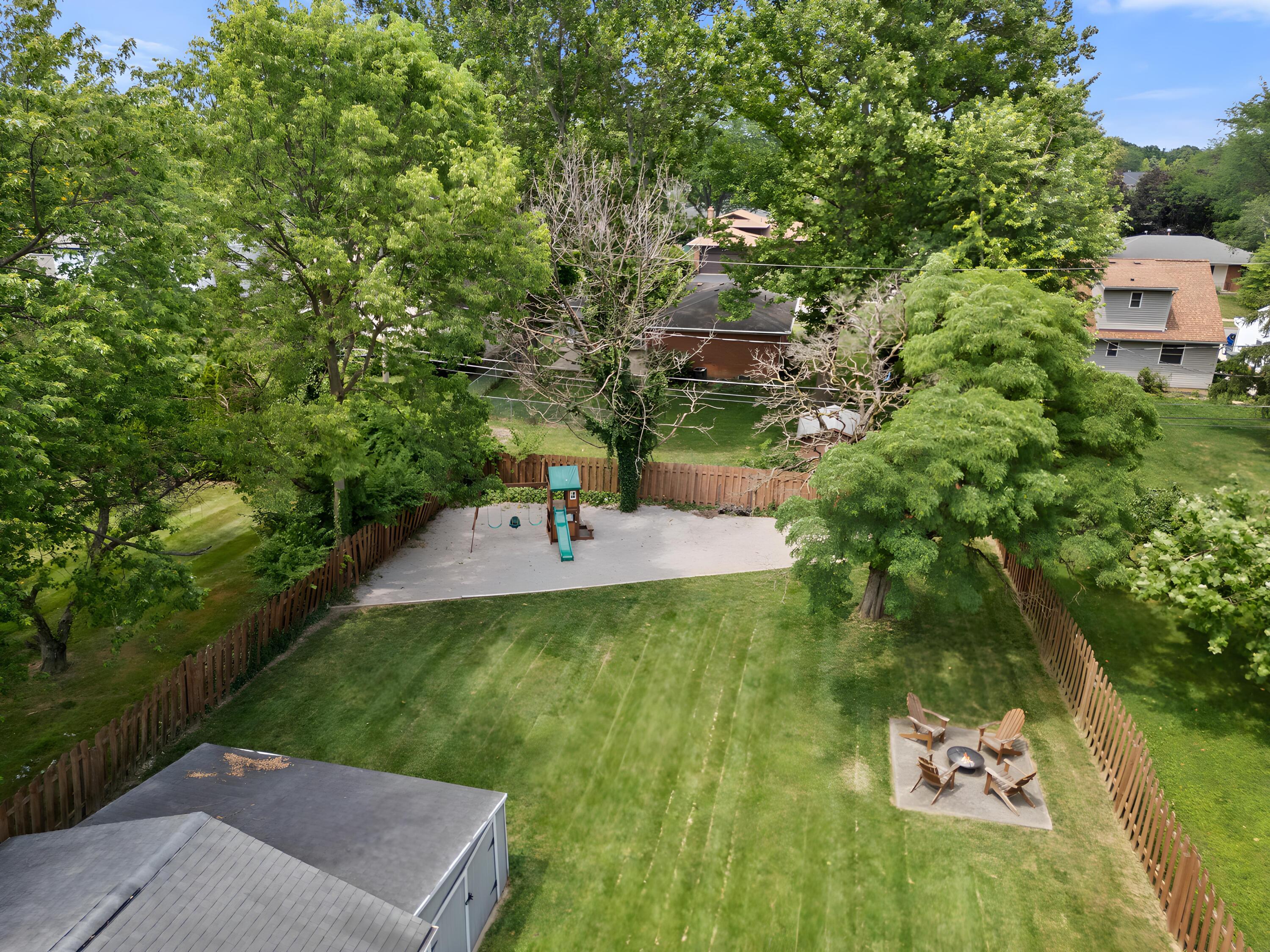 1302 Francisco Road Columbus, OH 43220 - Photo 27 of 33 DJI_0211-2