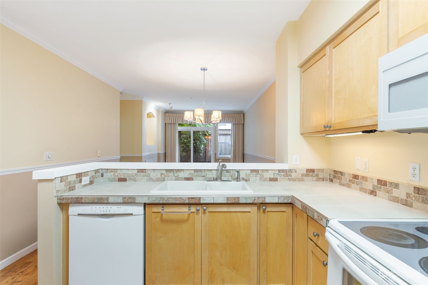 2009 196th Street Southeast, Unit E103 Bothell, WA 98012 - Photo 5 of 19 Gallery Image 5