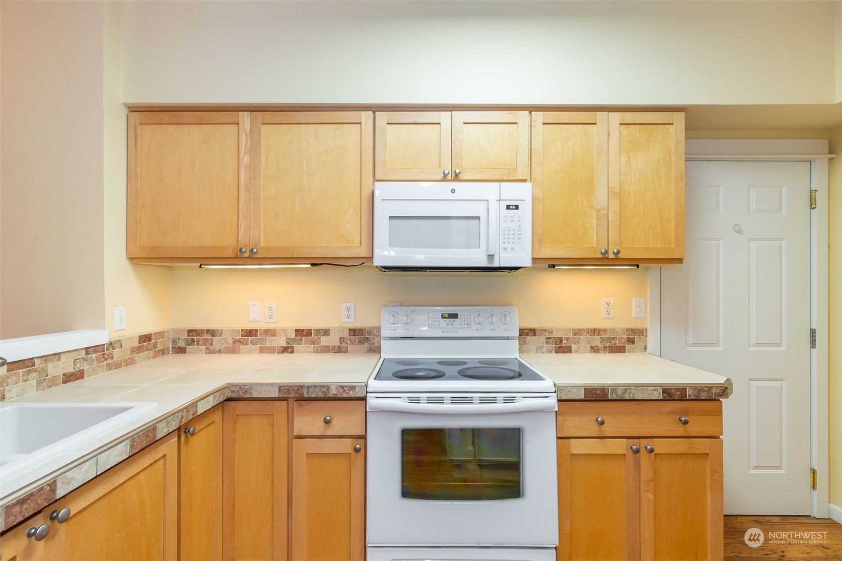 2009 196th Street Southeast, Unit E103 Bothell, WA 98012 - Photo 6 of 19 Gallery Image 6