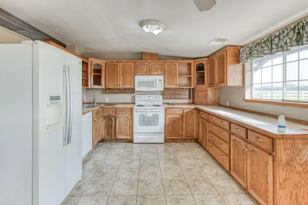 $950,000 | 17281 East Belmont Avenue, Sanger, CA 93657