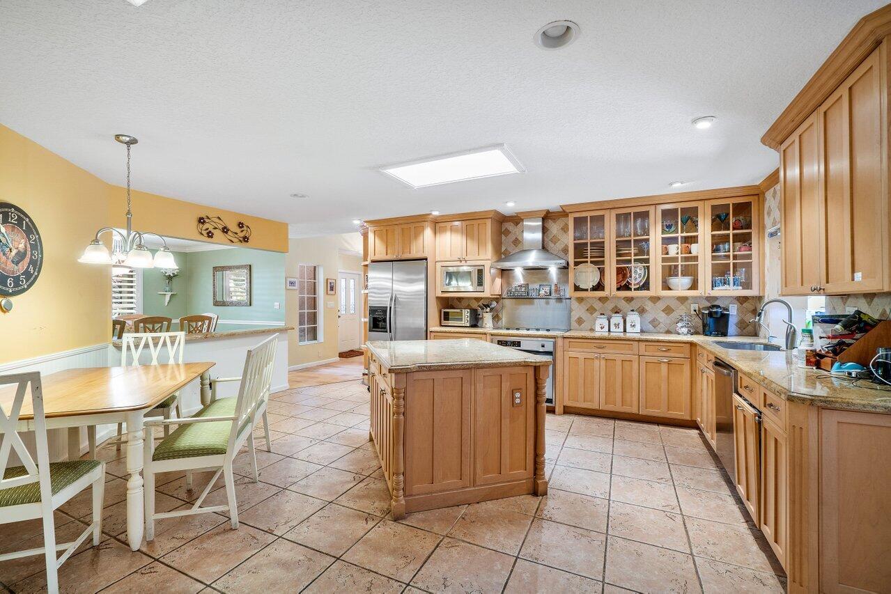 731 Parkside Circle North Boca Raton, FL 33486 - Photo 6 of 43 008-731ParksideCirN-BocaRaton-FL-33486-S