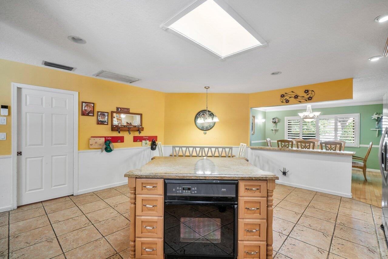 731 Parkside Circle North Boca Raton, FL 33486 - Photo 7 of 43 009-731ParksideCirN-BocaRaton-FL-33486-S