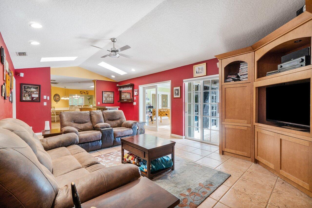 731 Parkside Circle North Boca Raton, FL 33486 - Photo 8 of 43 12