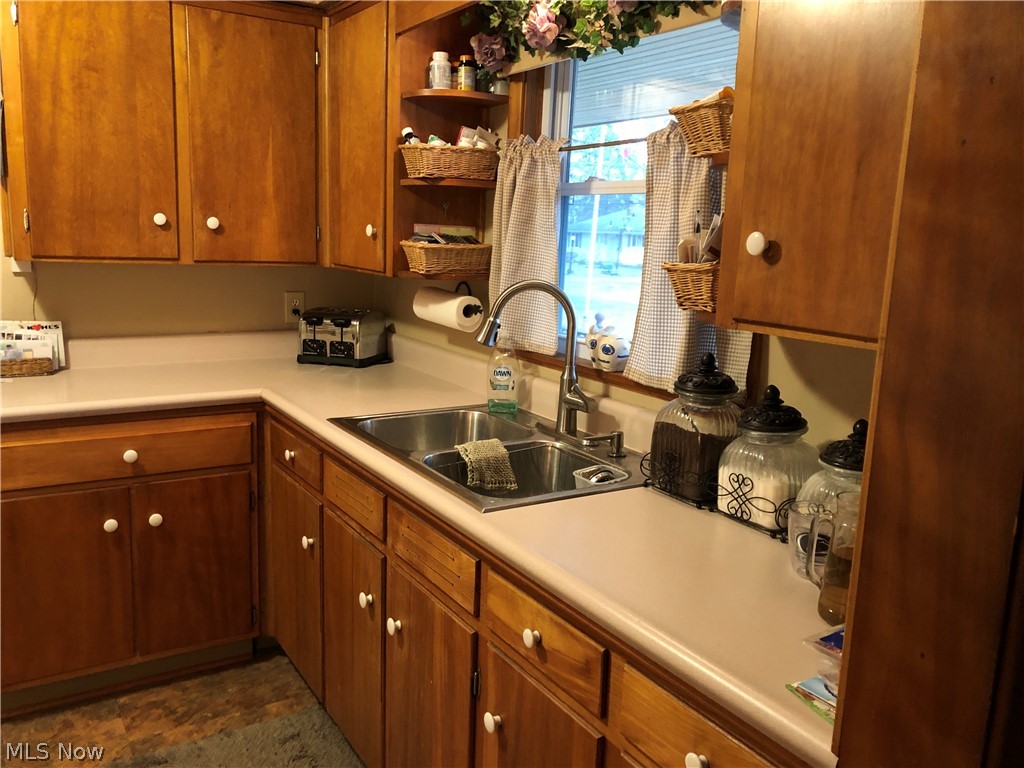 8598 Warwick Road Southeast Warren, OH 44484 - Photo 14 of 33