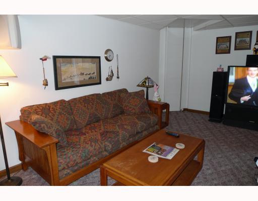 73 Conson Road Brentwood, PA 15227 - Photo 11 of 13 Den/Family/Great Room.