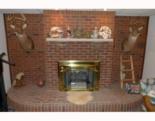 73 Conson Road Brentwood, PA 15227 - Photo 9 of 13 Den/Family/Great Room.
