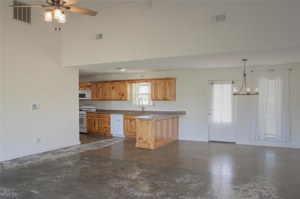 2290 County Road Paris, TX 75460 - Photo 9 of 35