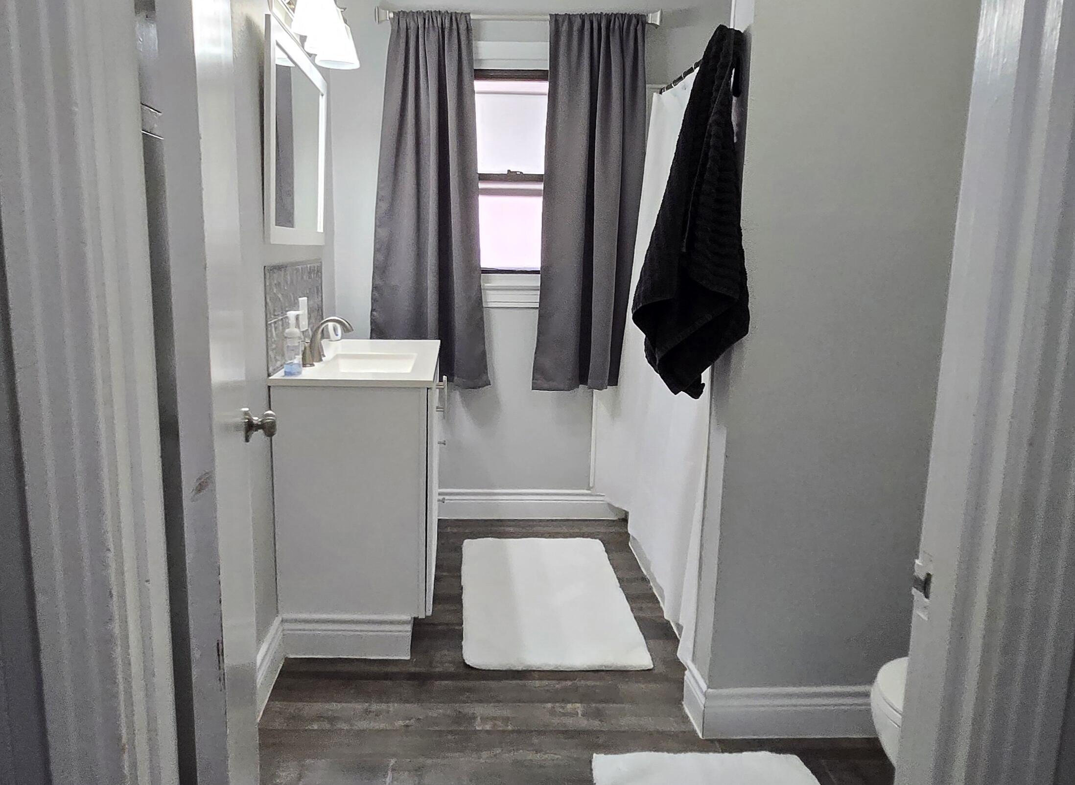 215 North 24th Street Lamesa, TX 79331 - Photo 8 of 11 Bathroom