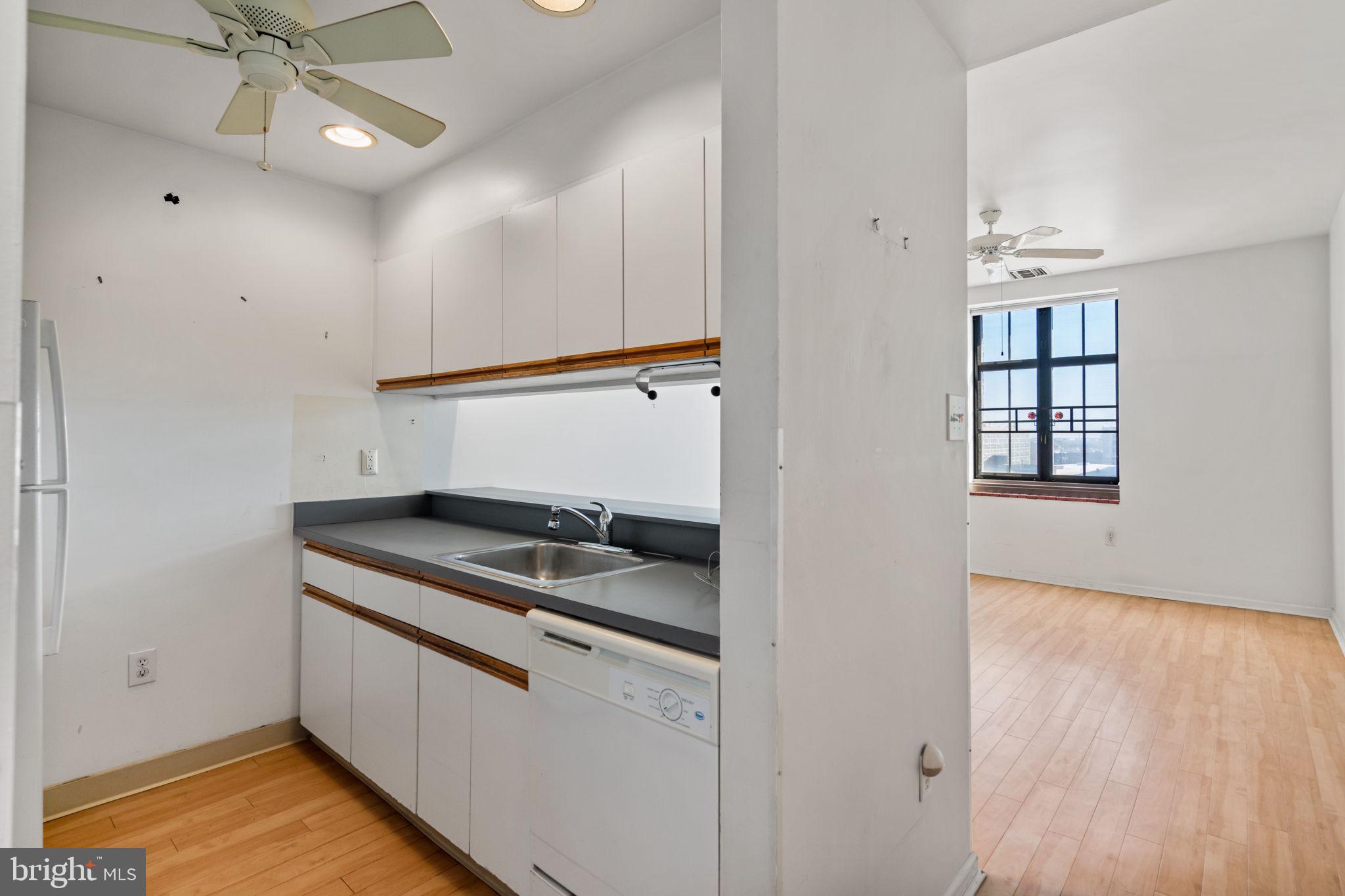 1601 Spring Garden Street, Unit 410 Philadelphia, PA 19130 - Photo 3 of 16