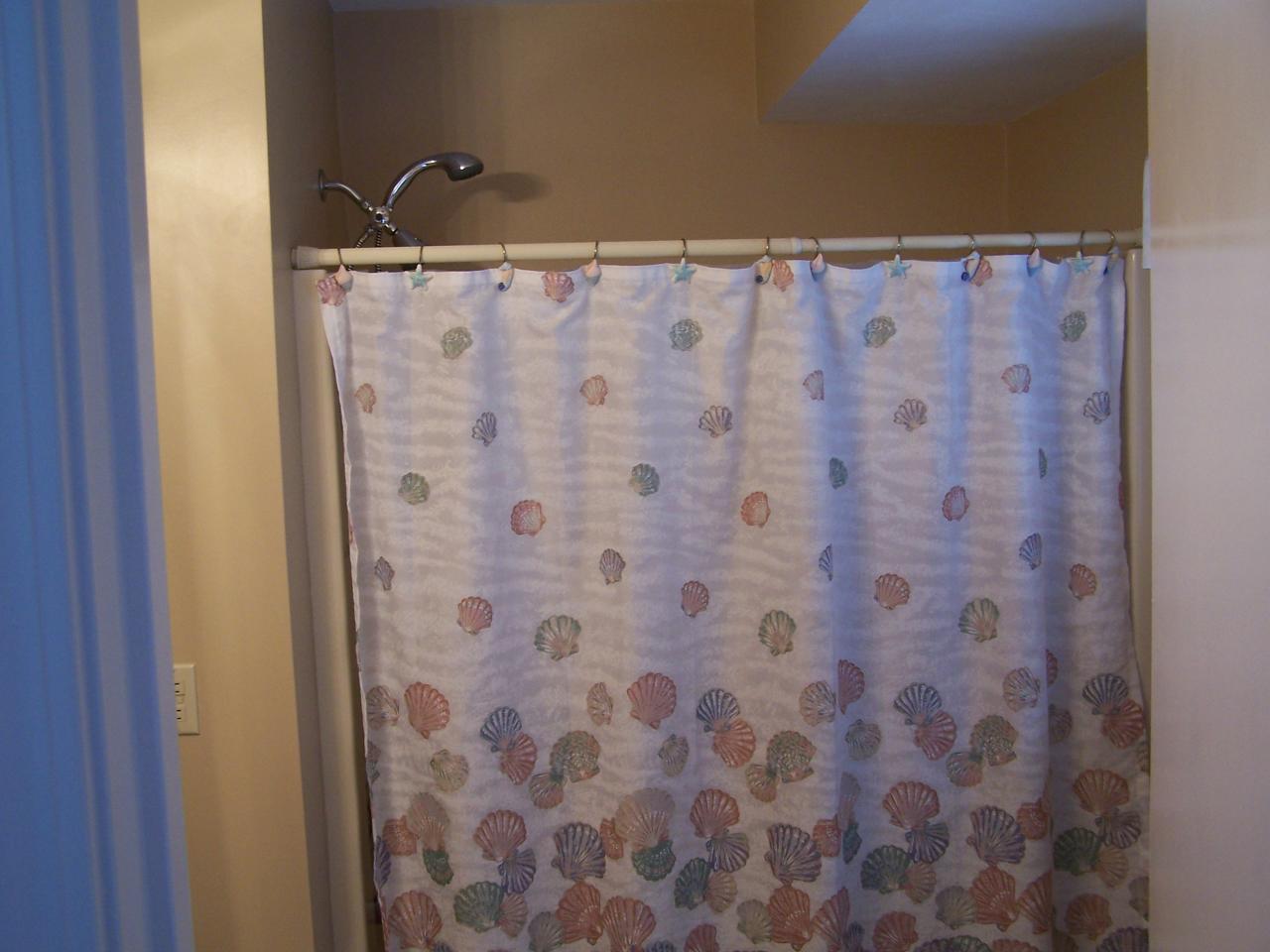 121 Jay Ridge Road Cloverdale, VA 24077 - Photo 14 of 16 Bath