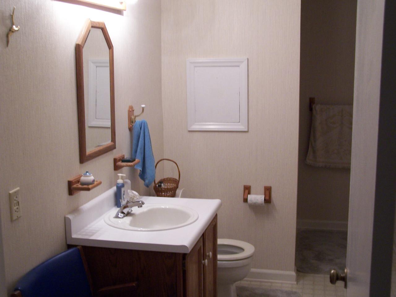 121 Jay Ridge Road Cloverdale, VA 24077 - Photo 16 of 16 Bath
