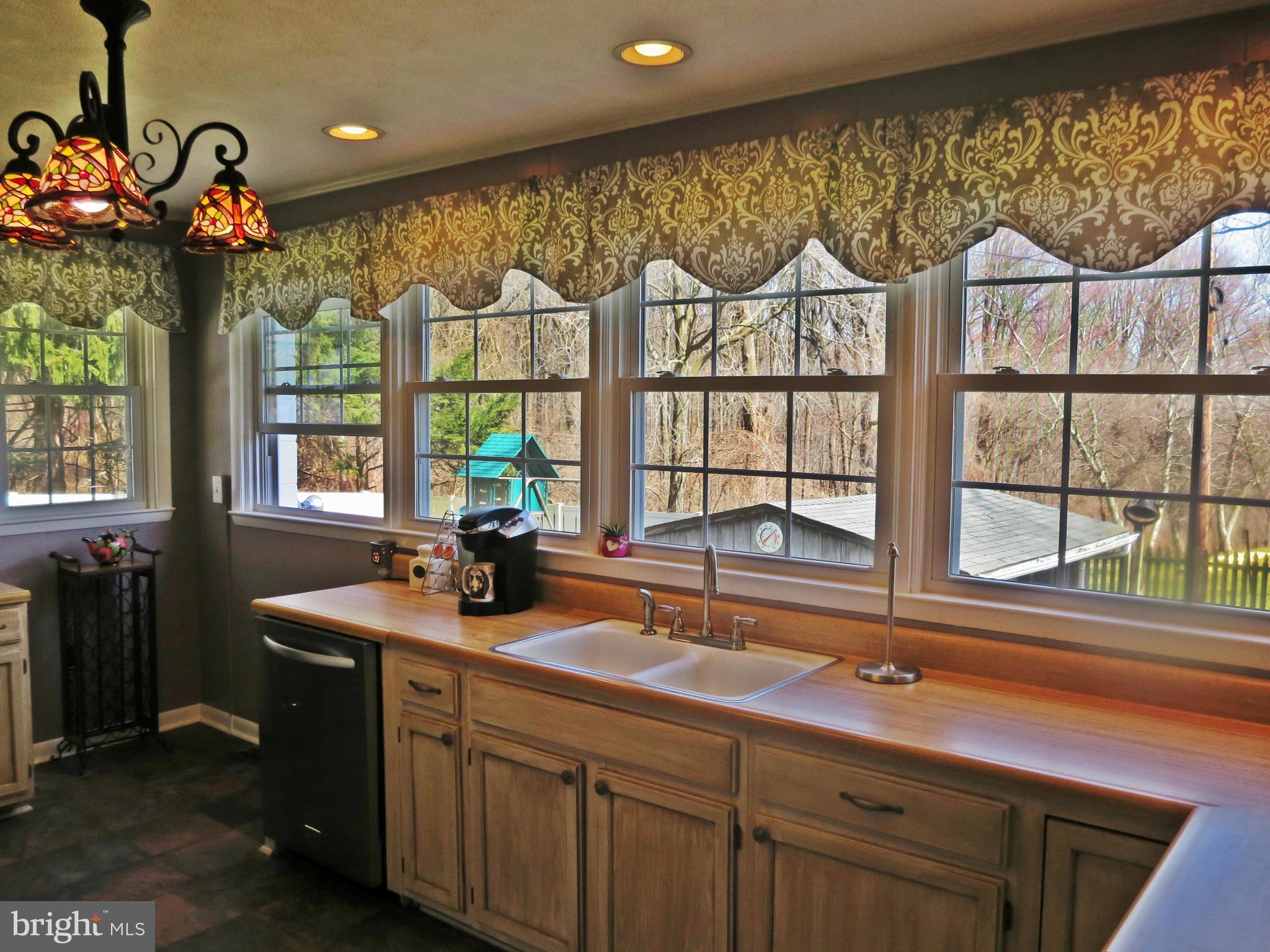 1521 Providence Road Baltimore, MD 21286 - Photo 6 of 21 Kitchen