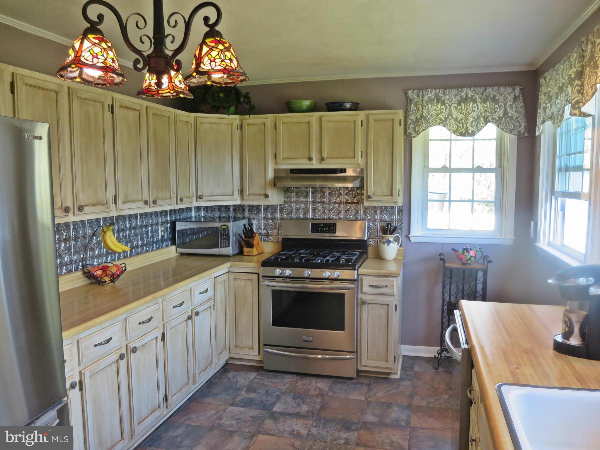 1521 Providence Road Baltimore, MD 21286 - Photo 8 of 21 Kitchen