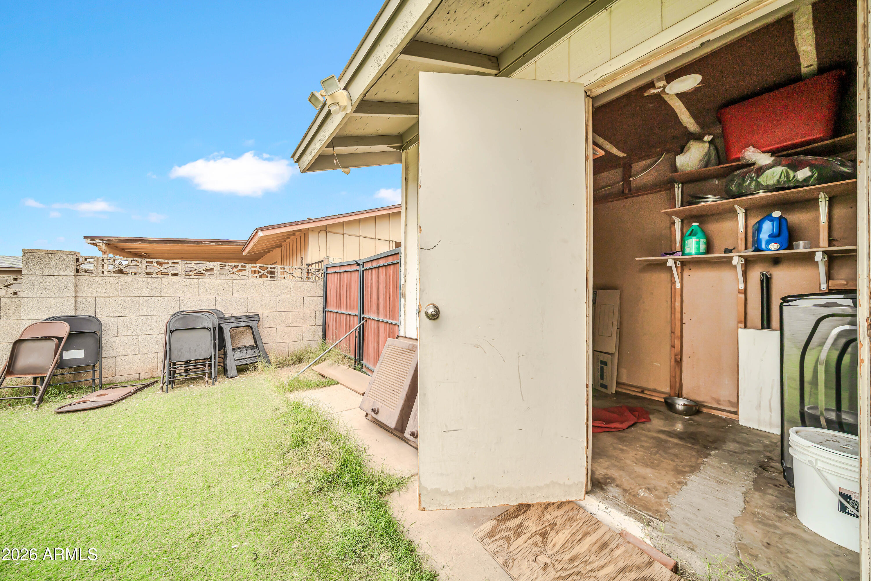 8933 West Roma Avenue Phoenix, AZ 85037 - Photo 12 of 23