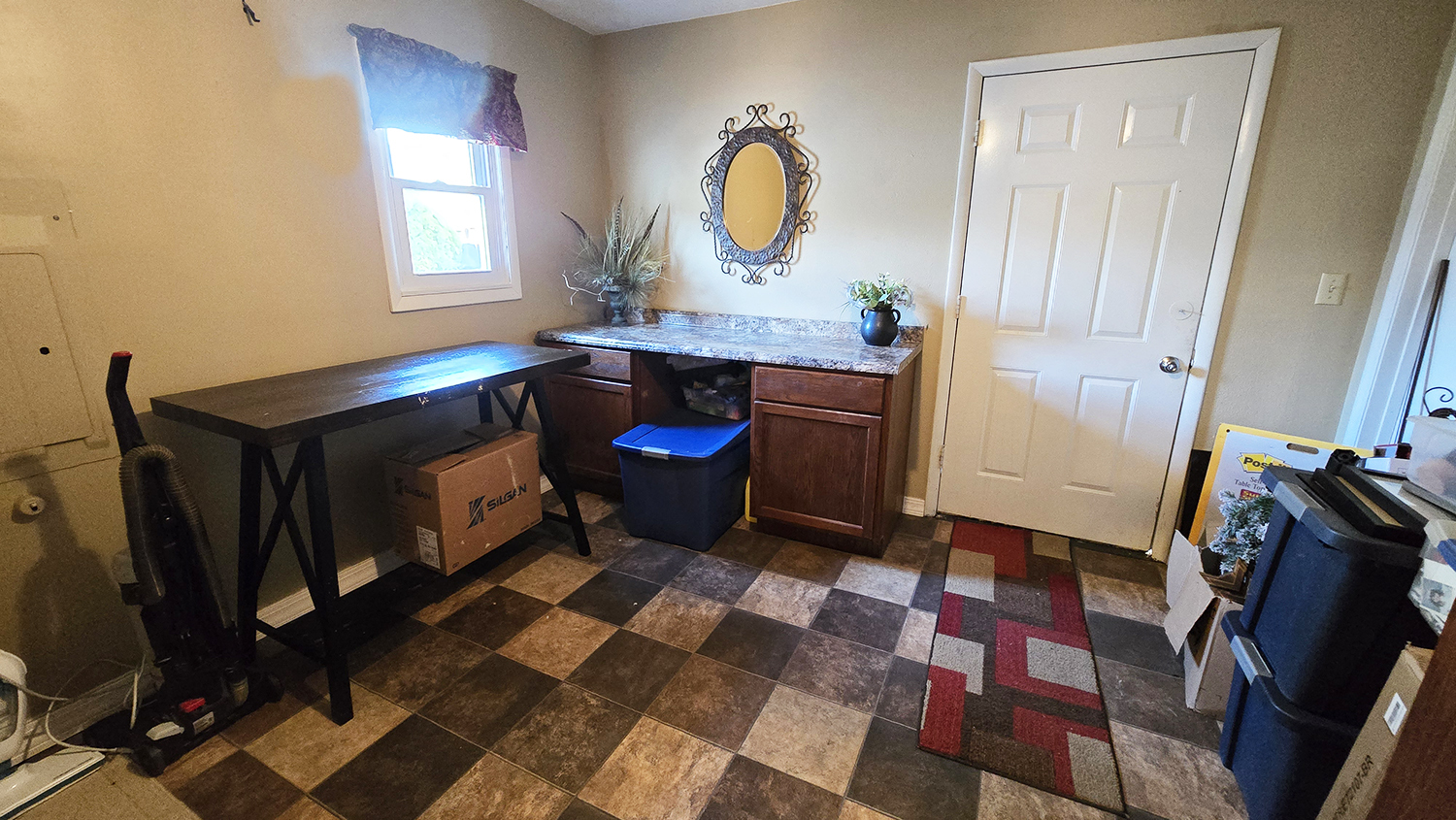 614 East Superior Street Irvington, IL 62848 - Photo 34 of 41 a room with rug equipment and windows