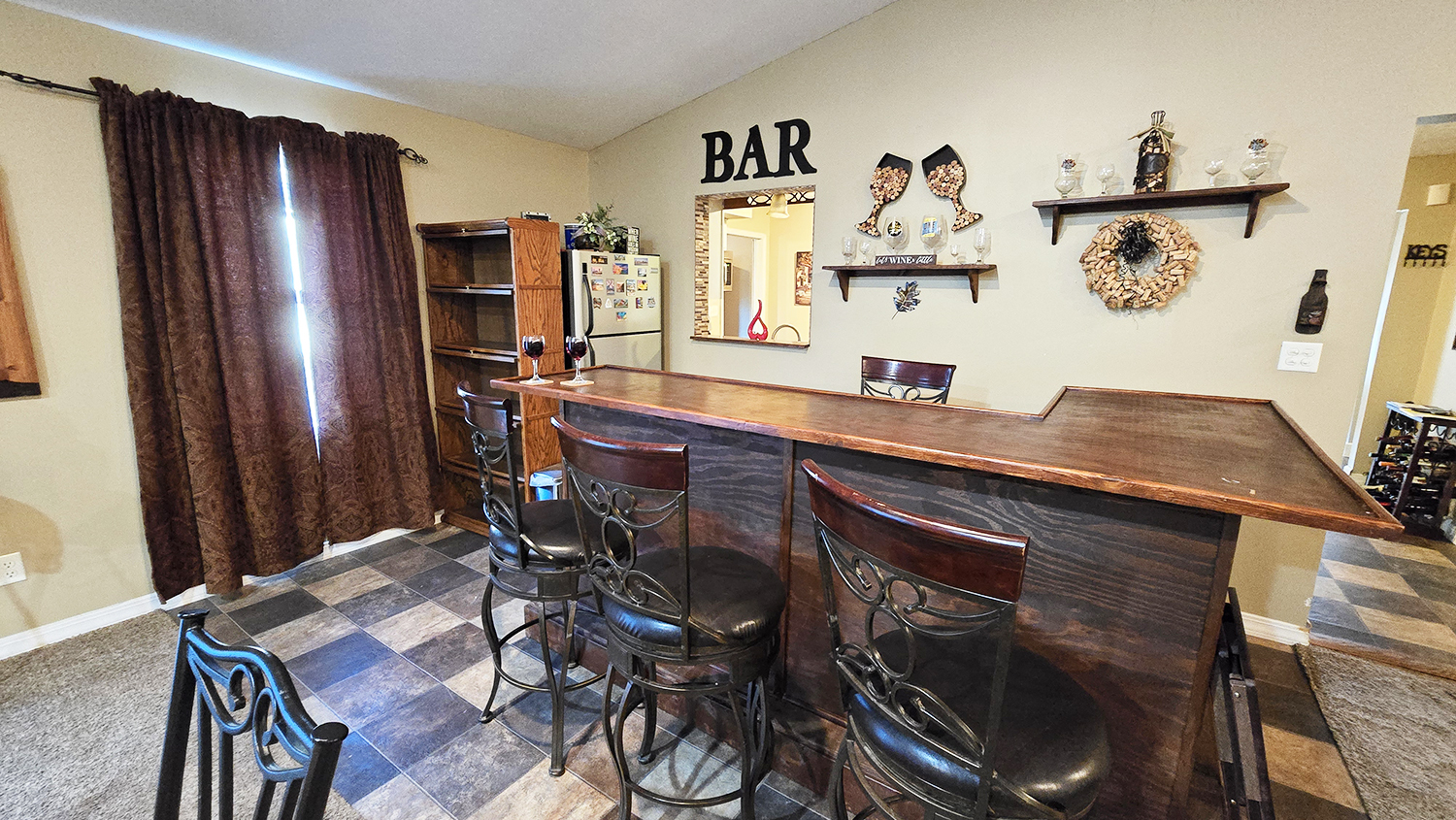 614 East Superior Street Irvington, IL 62848 - Photo 10 of 41 a view of a workspace with furniture