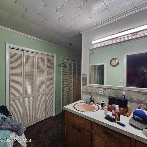 $179,900 | 1901 Davenport Street, Newton, NC 28658