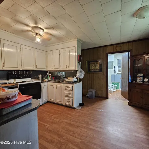 $179,900 | 1901 Davenport Street, Newton, NC 28658